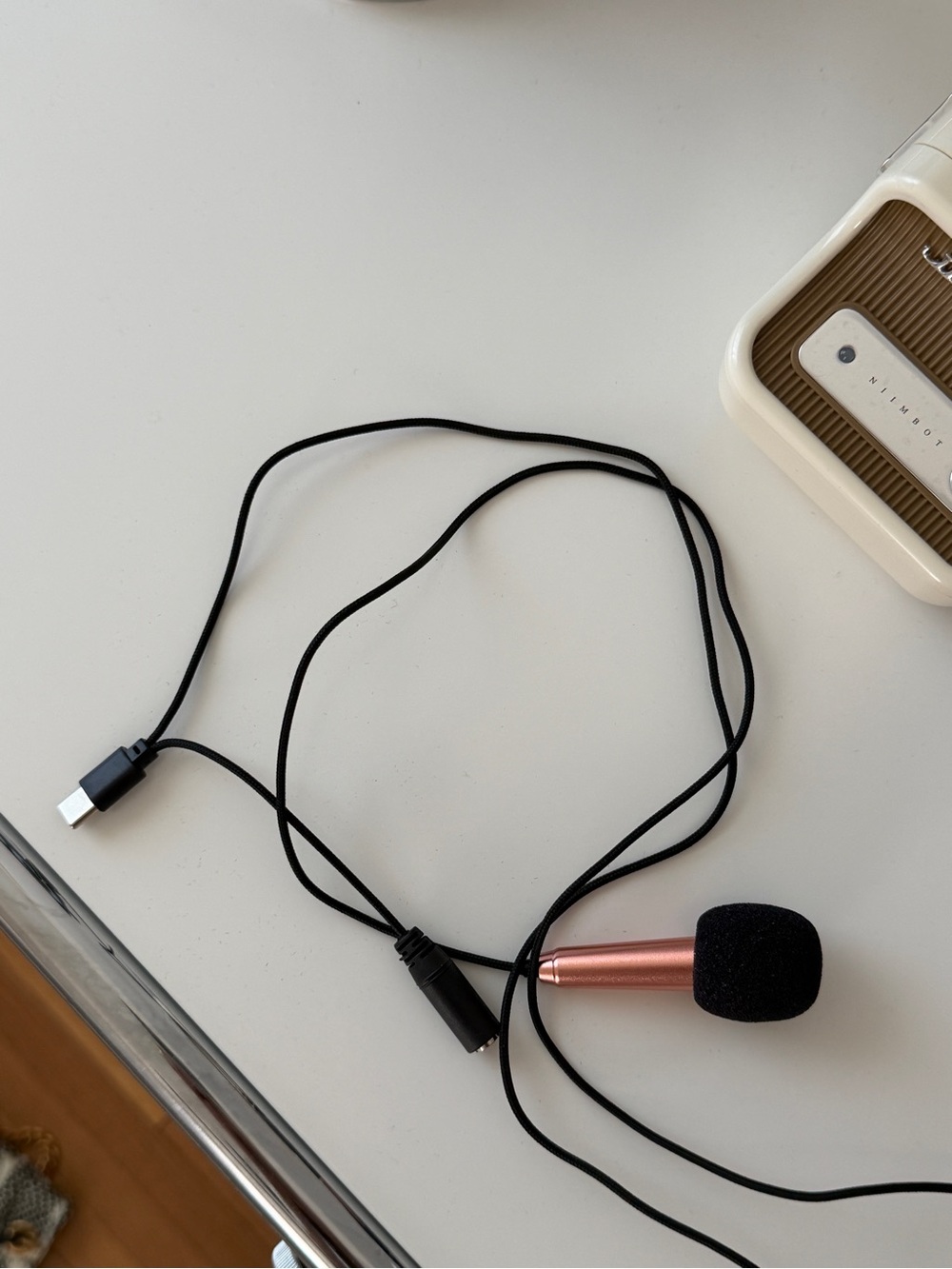 Mini microphone for content creation
